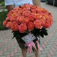 Букет 51 роза Кларенс
